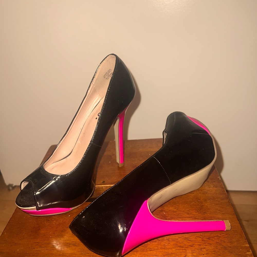 Brand new 4.5’’ heal platform high heel shoes, size 6